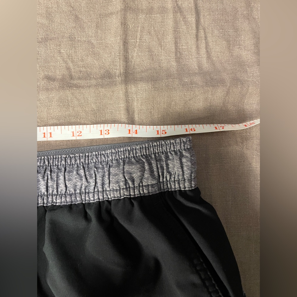 Vuori Men's Evolution Athletic Gym Running Shorts 32 - Picture 6 of 7